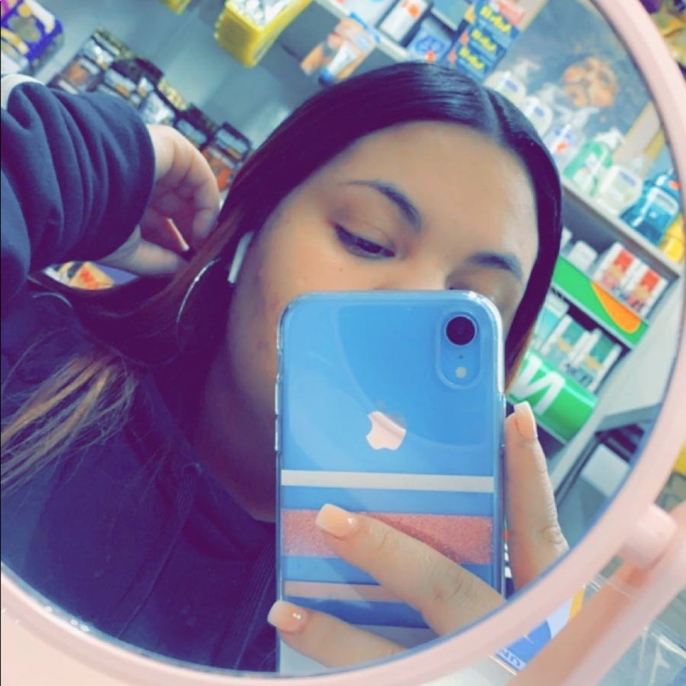 Meet your Posher, Isamar